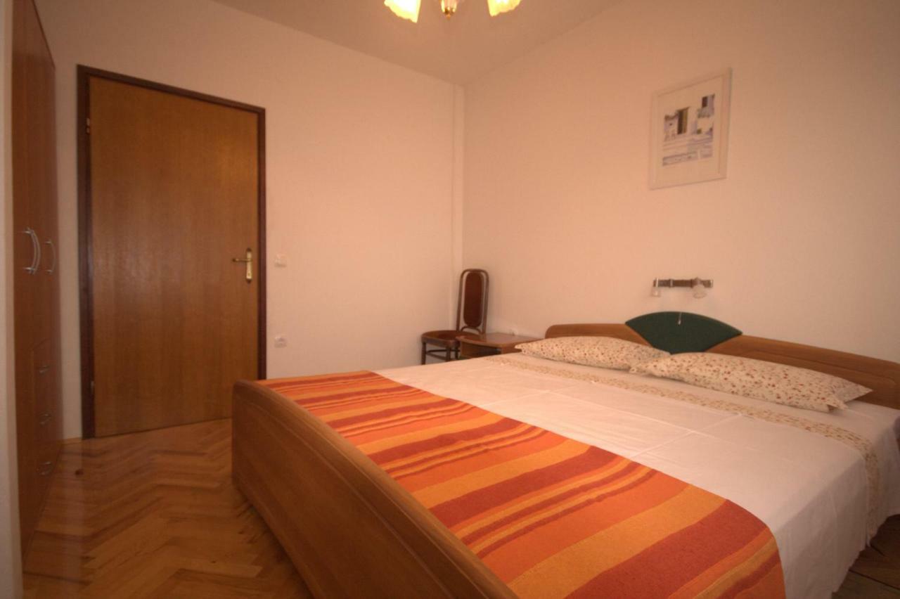Apartments Cvelic Milovcic Malinska Exterior photo
